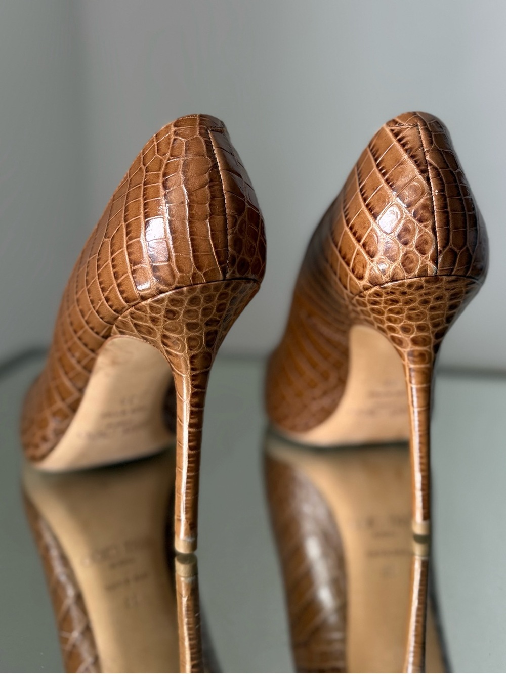 Jimmy Choo Brown Love Crocodile Embossed Heeled Pumps $895 39 - Picture 6 of 9